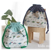 【恐竜の大行進】お弁当巾着袋（サイズ変更料込み）