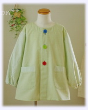 【国産良質のしあわせスモック】前ボタン開きスモック ・スプリンググリーン（白緑色）
