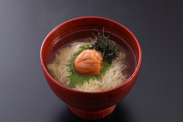 梅にゅうめん盛り付け