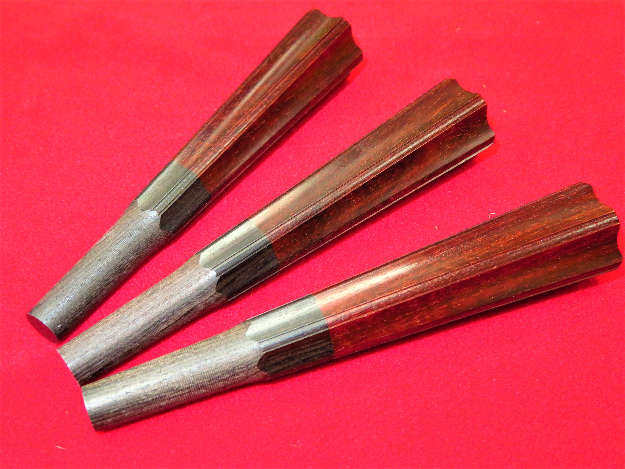 三味線修理　糸巻き取り換え　津軽　紅木　宇柄面取り