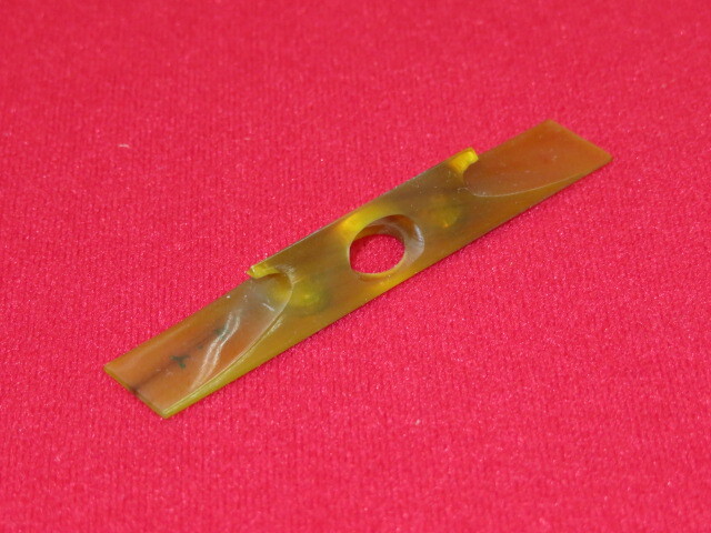 三味線・お琴の老舗 菊岡 中むら】地唄三味線用 水牛駒 上ランク 鉛 1