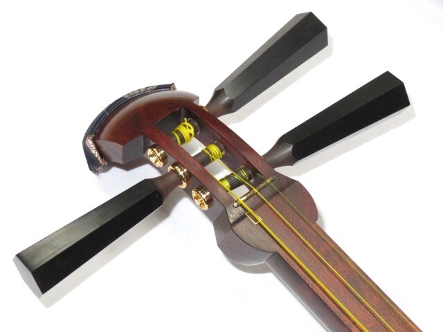 中古三味線　紅木　津軽