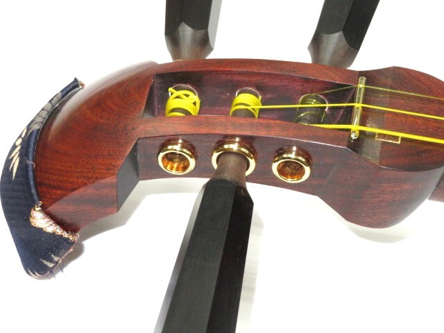 中古三味線　紅木　津軽