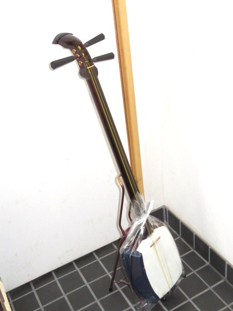 中古三味線　紅木　津軽