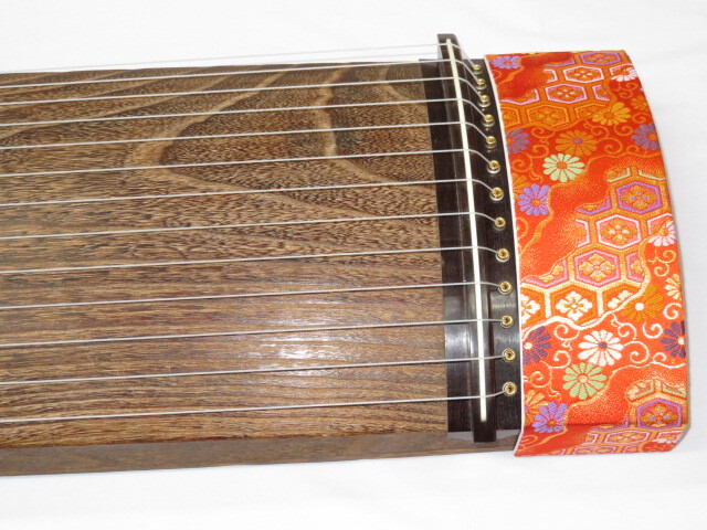 三味線・お琴の老舗 菊岡 中むら】中古 お琴本体 柾琴 すだれ掘り 新品  