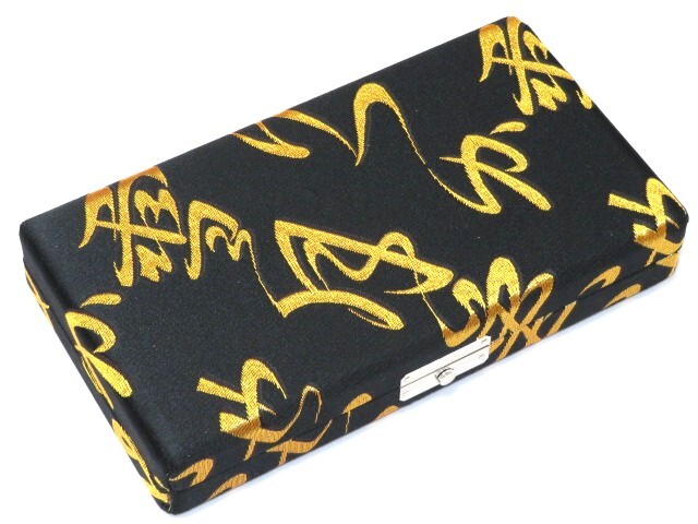 三味線です。表、裏革に破れ無く弾けます。即購入OKです。 三味線です。表、裏革に破れ無く弾けます。即購入OKです。