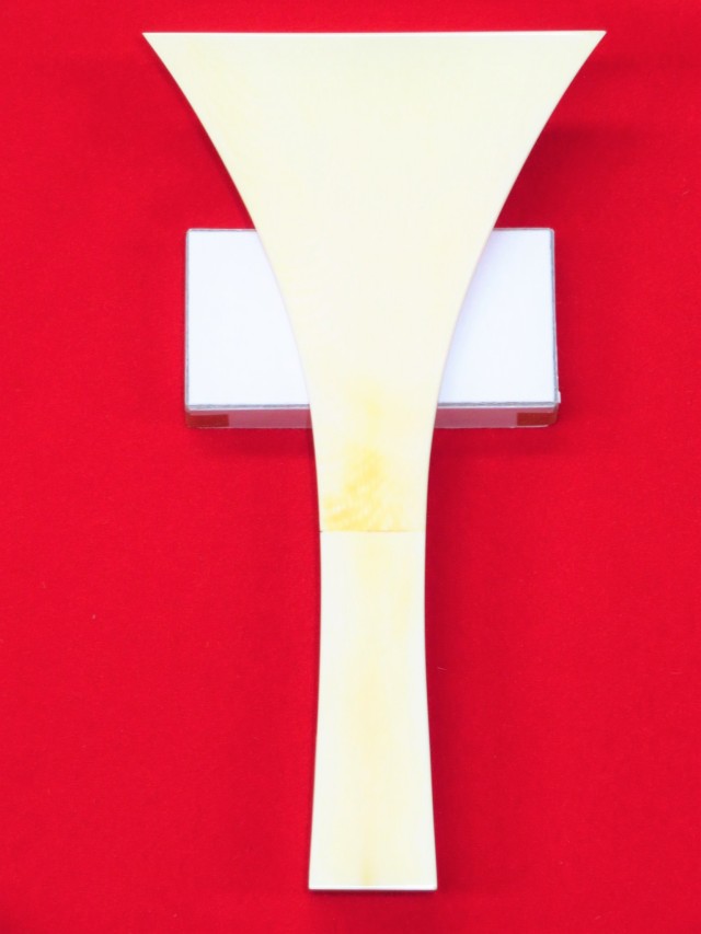 三味線・お琴の老舗 菊岡 中むら】中古 三味線用 象牙製 はぎ撥014