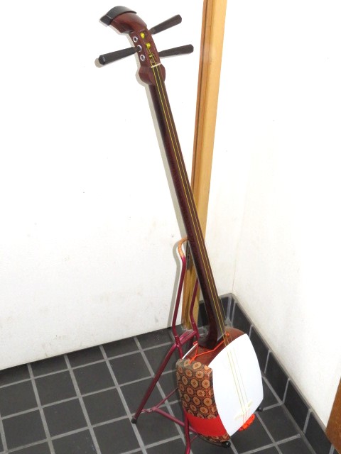 三味線　紅木中棹『小唄端唄長唄』 三味線・お琴の老舗 菊岡 中むら】リニューアル中古三味線 極上紅木