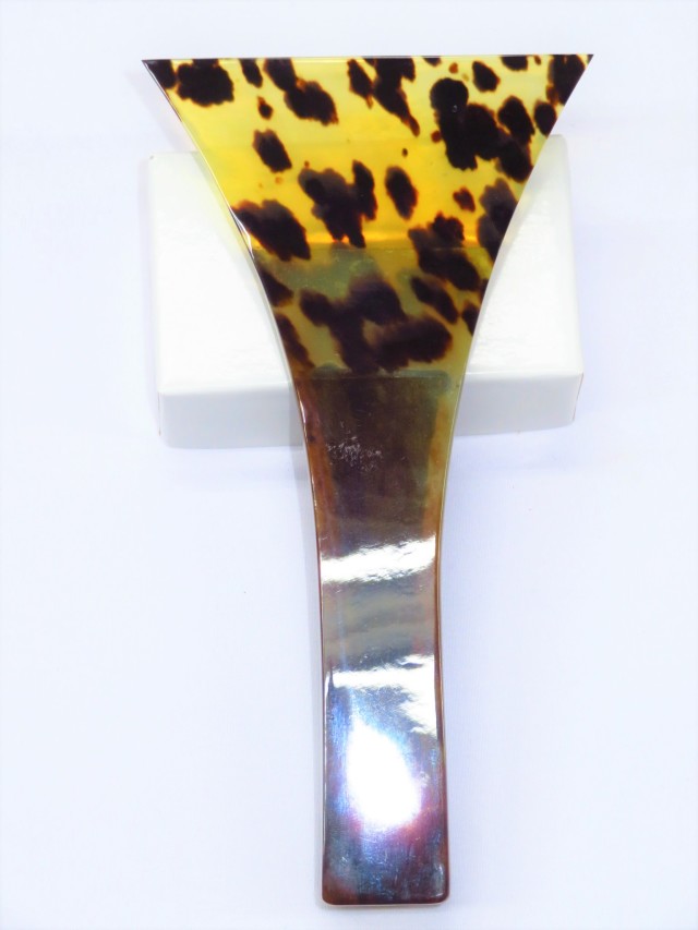 【送料無料】　津軽三味線用　鼈甲(べっ甲)撥　112　やぎの角鼈甲張り加工　一枚物