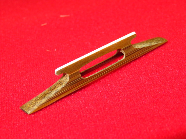 三味線・お琴の老舗 菊岡 中むら】津軽三味線用 スス竹駒 入舎利(牛骨