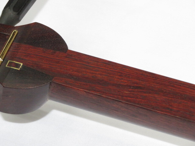 三味線・お琴の老舗 菊岡 中むら】新品 三味線本体 上紅木 津軽 1寸幅