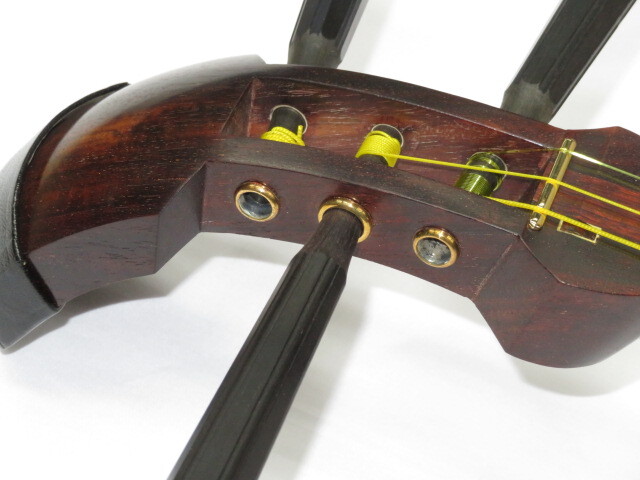 三味線・お琴の老舗 菊岡 中むら】新品 三味線本体 上紅木 津軽 1寸幅