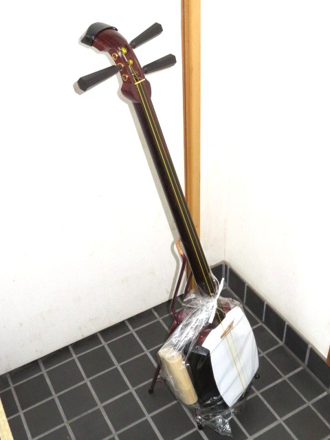 新品三味線　紅木津軽