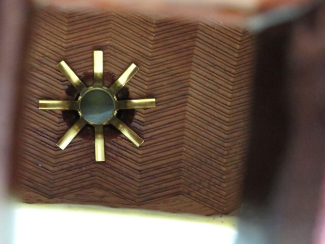 新品三味線　紅木津軽　綾杉胴