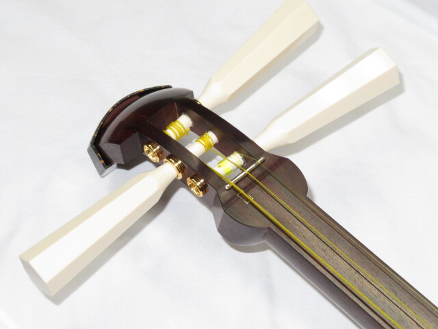 新品三味線　紅木津軽　綾杉胴