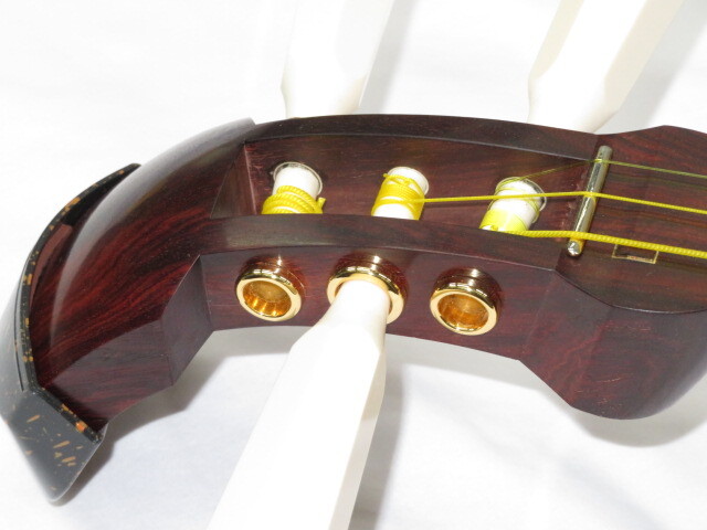 新品三味線　紅木津軽　綾杉胴