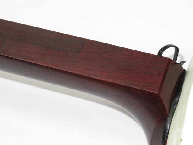 新品三味線　紅木津軽　綾杉胴