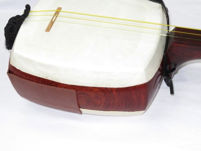 中古三味線　紅木　津軽