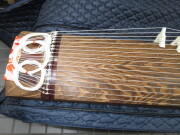 三味線・お琴の老舗 菊岡 中むら】 菊岡 中むらの職人が1丁ずつ丁寧に