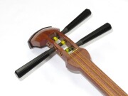 三味線・お琴の老舗 菊岡 中むら】 菊岡 中むらの職人が1丁ずつ丁寧に