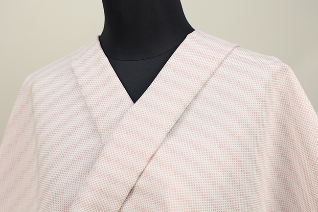 【受注生産品】ワタマサタマサ 洗える正絹お召し着尺 ala elle（アラ・エル）  ダイヤぼかし 横段 白×薄桃