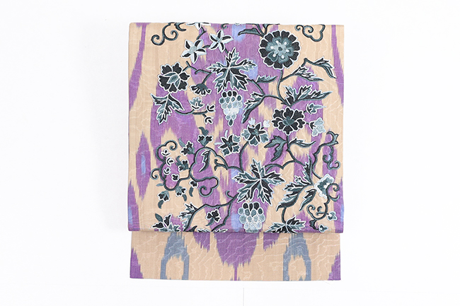 九寸名古屋帯 正絹 お仕立て上がり品 ウズベキスタン スザニ刺繍 花と葡萄 ベージュ×紫