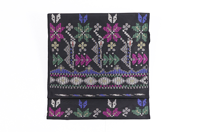 西陣 帯屋捨松 正絹 九寸名古屋帯 チロリアン柄 黒×紫×青