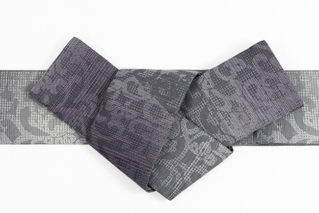 小室庵 正絹 角帯 織り唐草ぼかし 灰色