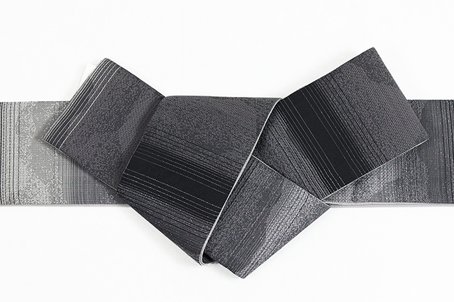 小室庵 正絹 角帯 織り遠山 濃い灰