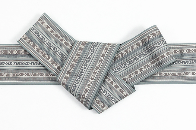 博多織 西村織物 正絹 角帯 更紗 灰色