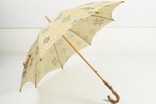 京都 栗山工房 本麻 日傘 和染紅型 片喰 かたばみ 薄黄