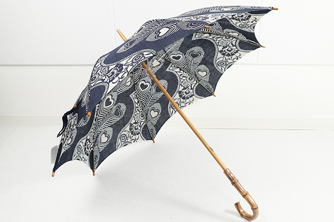 京都 栗山工房 本麻 日傘 和染紅型 孔雀 紺