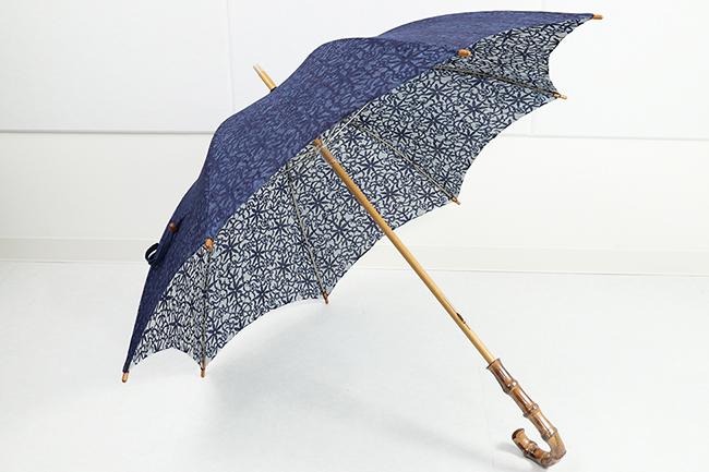 【受注商品】 京都 栗山工房 本麻 日傘 和染紅型 小鳥 紺