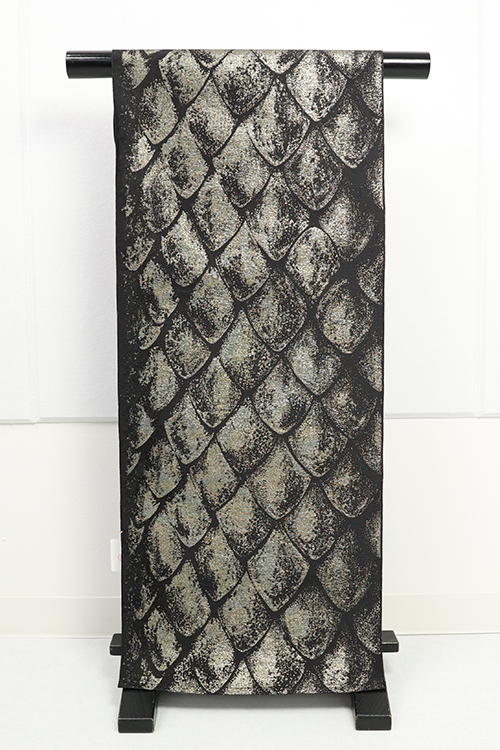 博多織 黒木織物 ひとえ八寸帯（兵児帯） ラメ 鱗 黒×金