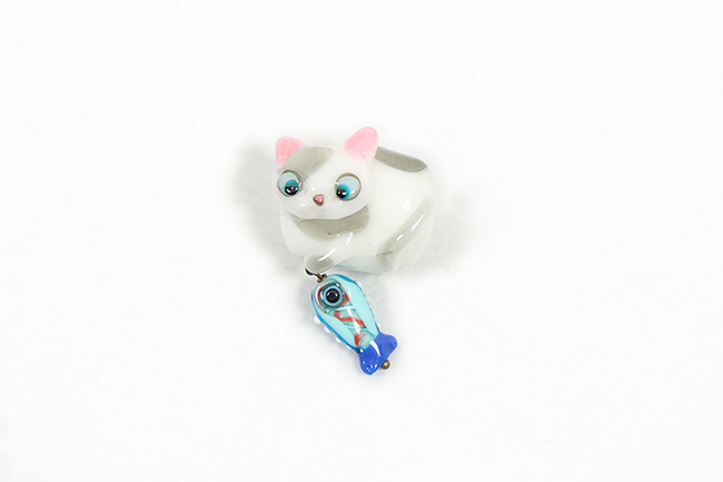 帯留め 猫 灰色