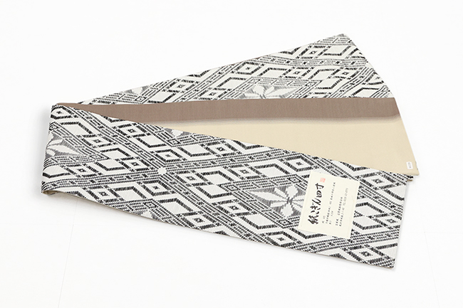 米沢織 近賢織物 半幅帯 紙こぎん四寸 大菱 白×黒