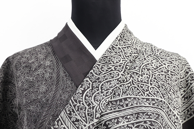 小室庵 正絹 単衣 小紋  お召し アラベスク 黒