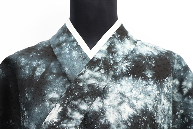 あづまやオリジナル 山勝染工 正絹 着物 薩摩花織  ネビュラス 籠染め 灰色