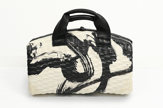 HANYI_YA はにぃ屋 一閑張り 鞄 バッグ 127 掛け軸まくり 墨筆 風 アイボリー×黒