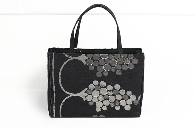 バッグ 手提げバッグ 西陣 帯地 葡萄 黒