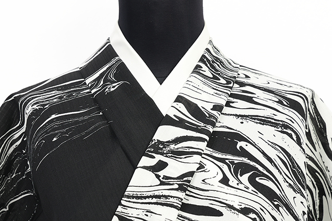 コシノジュンコ ポリエステル着物 浴衣 セオα 墨流し 白×黒