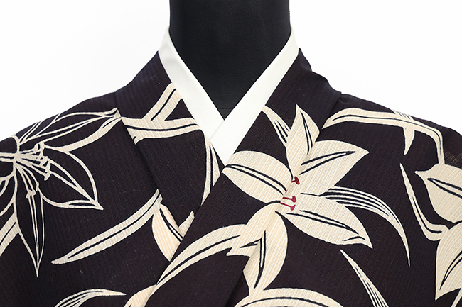 源氏物語 浴衣(ゆかた) 綿麻 注染 ゆりの花 黒×ベージュ ◆女性にオススメ◆