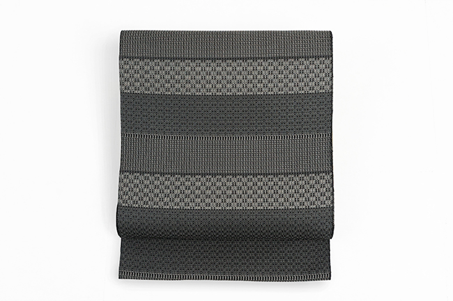 【価格はお問い合わせください】博多織 西村織物 正絹 夏 八寸名古屋帯 単衣用 紗八寸 浮風通 三段紗 濃灰