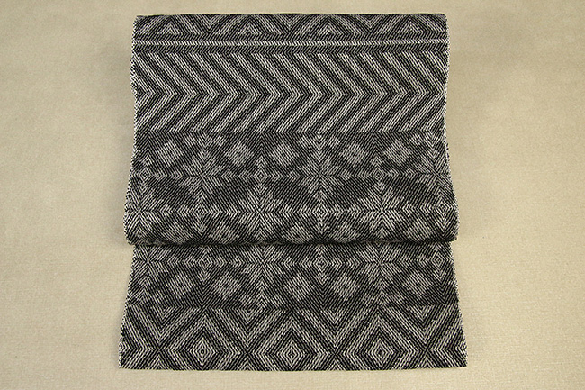 59kimono 桐生織 八寸名古屋帯 積み木 グレー 井清織物 仕立付き