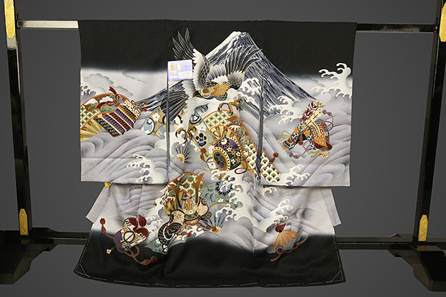 男児着物 お宮参り祝い着 黒地 友禅柄 鷹 富士 兜 のしめ初着 産着