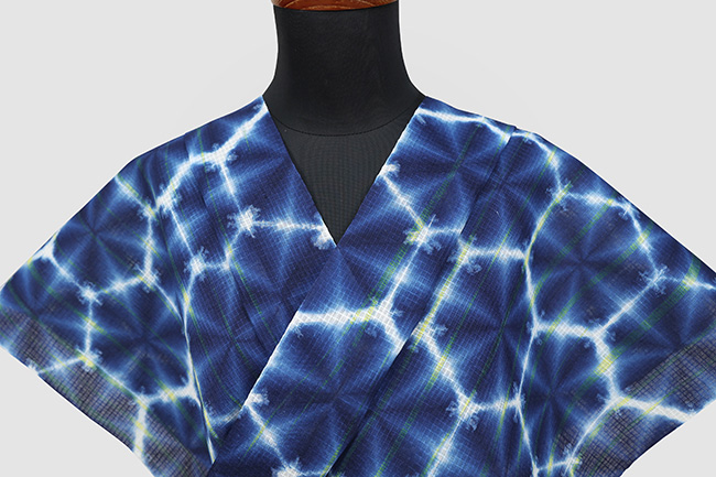 藤井絞 浴衣(ゆかた) 綿麻 紅梅 雪花絞 青×白 ◆女性にオススメ◆