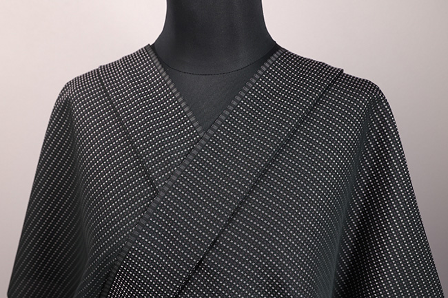 【受注生産品】ワタマサ 洗える正絹お召し着尺 諸口 広幅  2色角通し 黒×紫