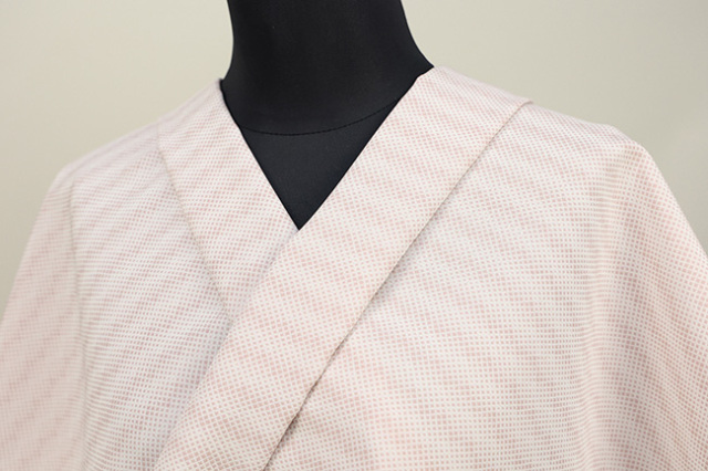 【受注生産品】ワタマサタマサ 洗える正絹お召し着尺 ala elle（アラ・エル）  ダイヤぼかし 横段 白×薄桃