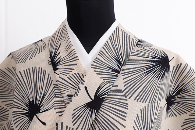 源氏物語 浴衣(ゆかた) 綿麻 注染 葉 生成り×黒 ◆女性にオススメ◆