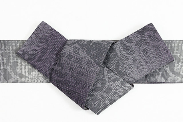 小室庵 正絹 角帯 織り唐草ぼかし 灰色